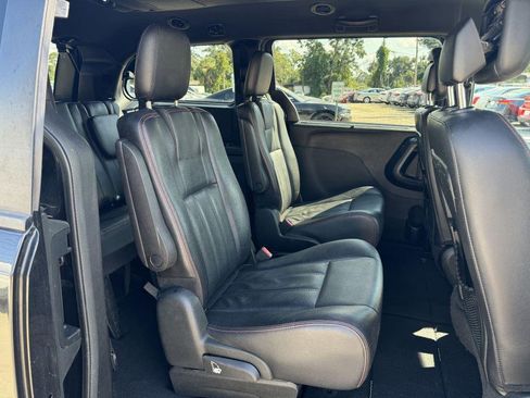 Used 2018 Dodge Grand Caravan GT image 13