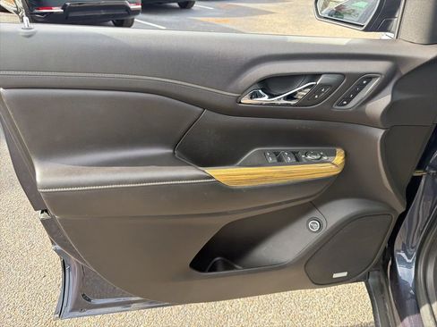 Used 2019 GMC Acadia Denali image 20