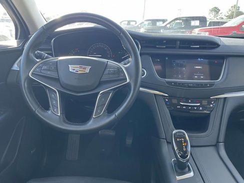 Used 2019 Cadillac XT5 Premium Luxury FWD image 11