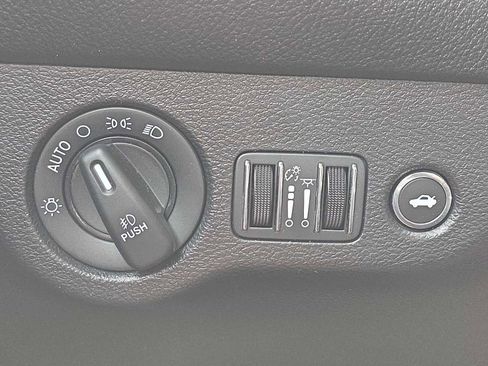 Used 2022 Dodge Challenger SXT w/ Blacktop Package image 29