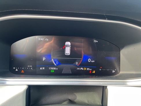 Used 2025 Volkswagen Taos SE image 22