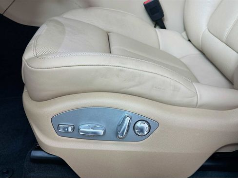 New 2026 Porsche Macan image 13