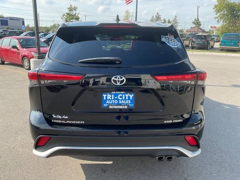Used 2021 Toyota Highlander XSE AWD/4WD image 6