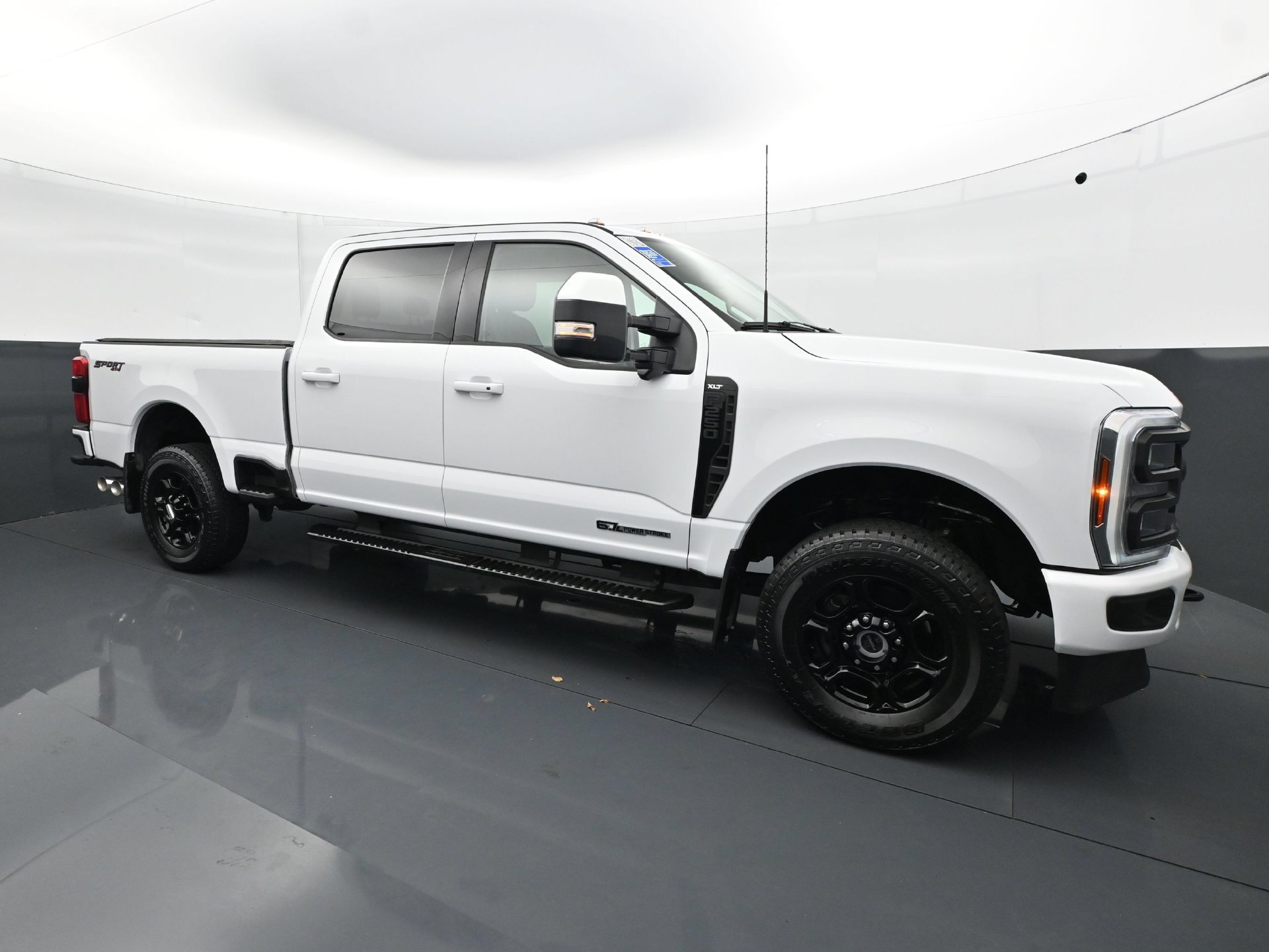 Used 2024 Ford F250 XLT w/ XLT Premium Package AWD/4WD image 9