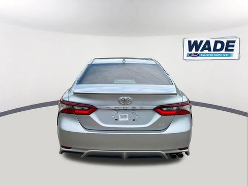 Used 2022 Toyota Camry SE FWD image 6