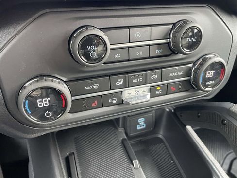 New 2025 Ford Bronco Big Bend w/ Black Diamond Package image 11