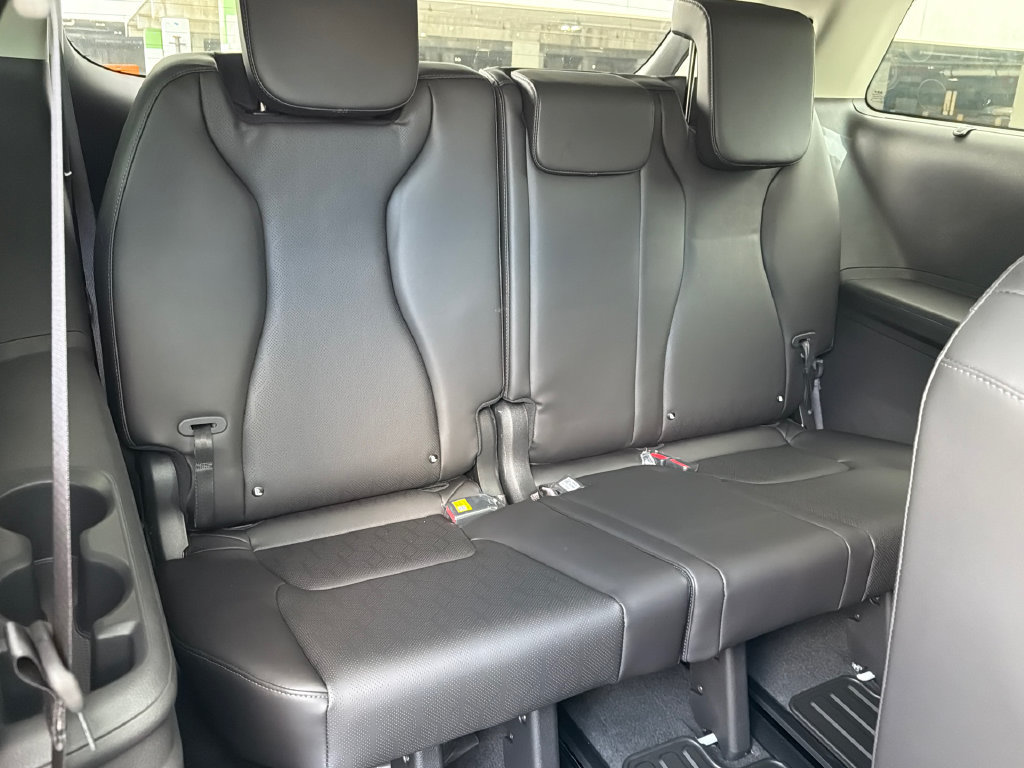 New 2027 Kia Carnival SX w/ Dark Edition Package FWD image 16
