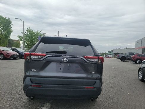 Used 2021 Toyota RAV4 LE FWD image 10