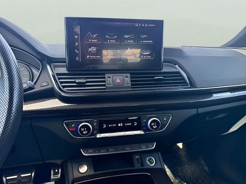 Used 2022 Audi SQ5 Premium w/ Convenience Package image 18