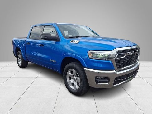 Used 2025 RAM 1500 Big Horn AWD/4WD image 4