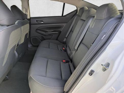 Used 2022 Nissan Altima 2.5 SV image 17