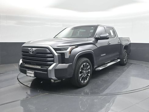 Used 2023 Toyota Tundra Limited w/ Power Package AWD/4WD image 31