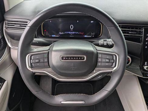 Used 2022 Jeep Wagoneer Series III w/ Premium Group I image 10