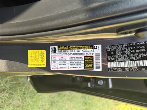 Used 2023 Toyota Highlander XSE AWD/4WD image 35
