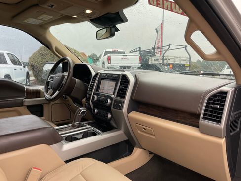 Used 2018 Ford F150 Lariat w/ Equipment Group 502A Luxury image 26