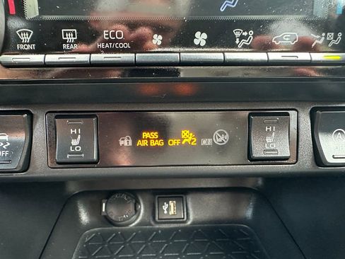 Used 2023 Toyota RAV4 XLE Premium AWD/4WD image 7