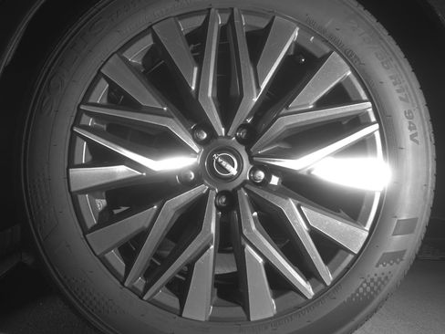 Used 2025 Nissan Altima 2.5 SV image 14