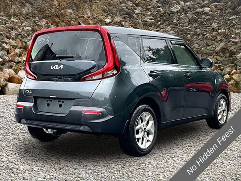 Used 2022 Kia Soul S FWD image 2