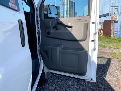Used 2019 Chevrolet Express 3500 LT w/ LT Preferred Equipment Group image 9