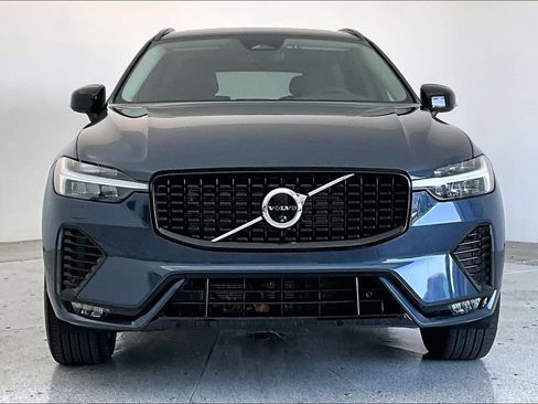 Used 2025 Volvo XC60 B5 Plus w/ Climate Package AWD/4WD image 3