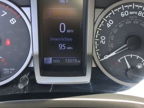 Used 2019 Toyota Tacoma SR5 RWD image 30