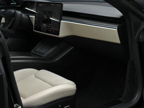Used 2022 Tesla Model S Plaid AWD/4WD image 34