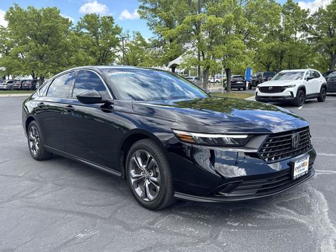 Used 2023 Honda Accord EX image 3
