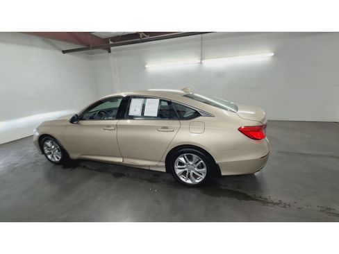 Used 2018 Honda Accord LX image 6