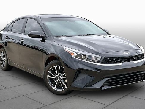 Used 2024 Kia Forte LXS FWD image 3
