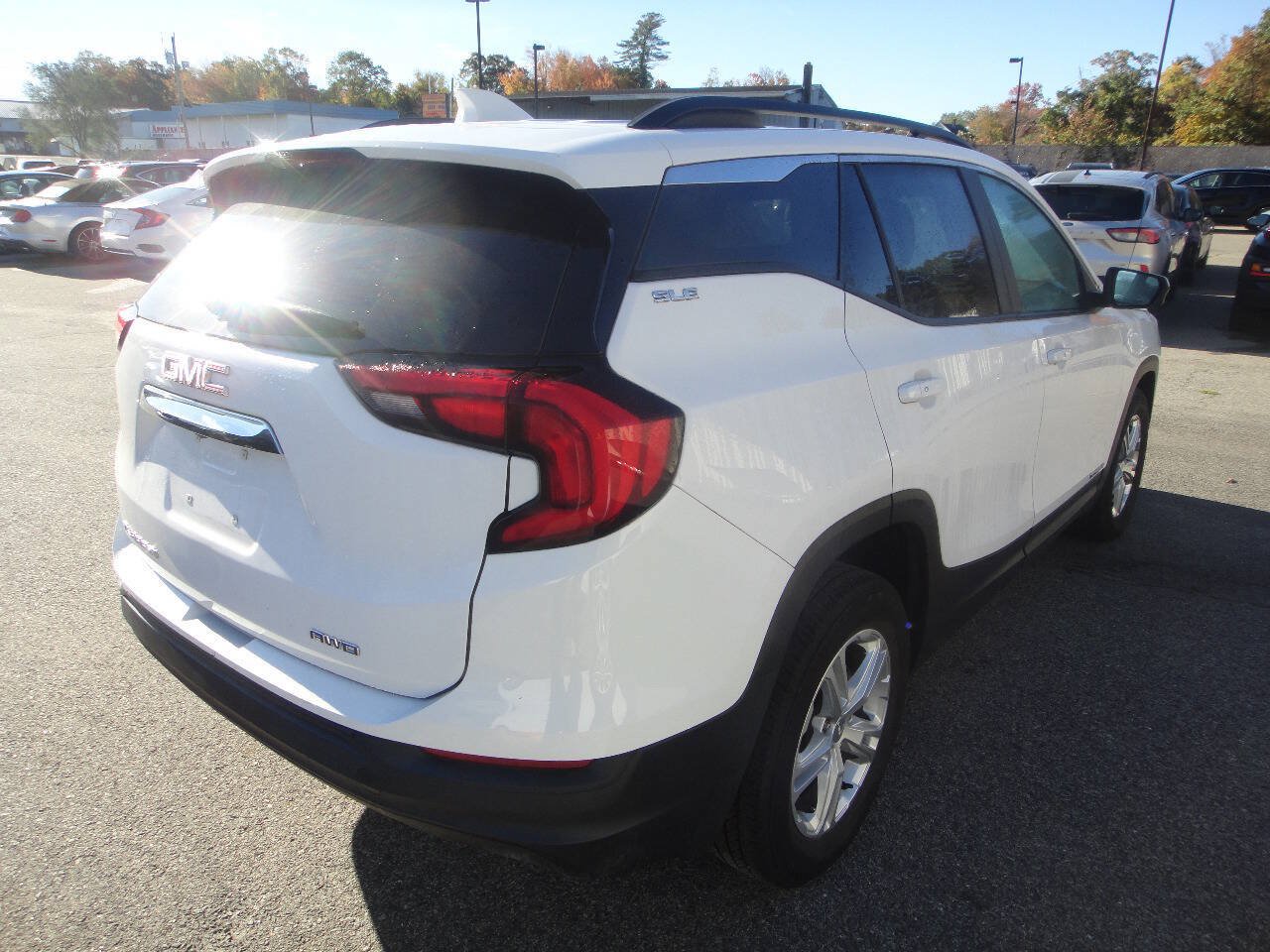Used 2021 GMC Terrain SLE w/ Driver Convenience Package AWD/4WD image 4