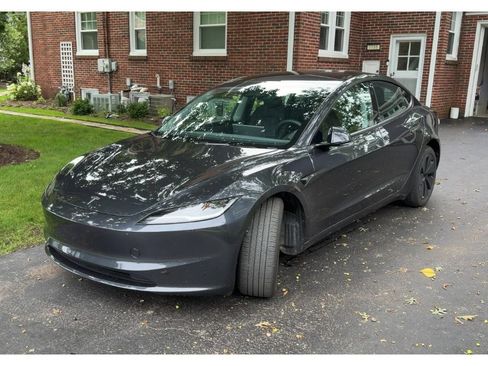 Used 2025 Tesla Model 3 Long Range AWD/4WD image 1