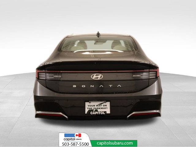 Used 2025 Hyundai Sonata SEL FWD image 3