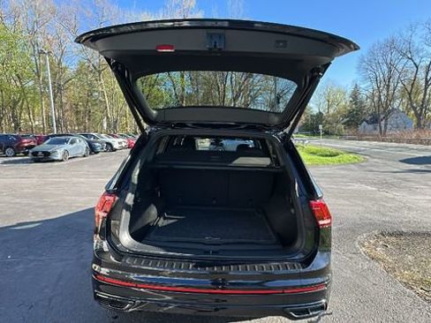 Used 2024 Volkswagen Tiguan SE R-Line image 39