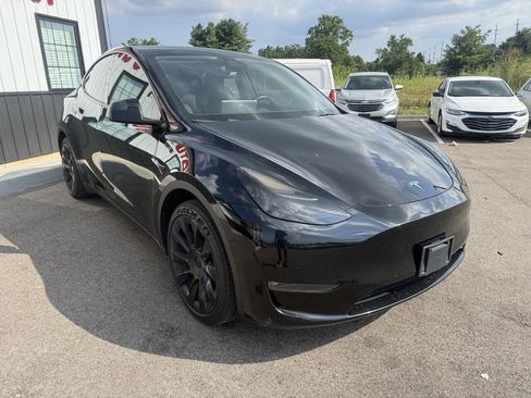 Used 2021 Tesla Model Y Long Range AWD/4WD image 2