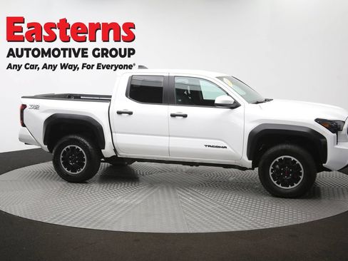 Used 2024 Toyota Tacoma TRD Off-Road AWD/4WD image 45