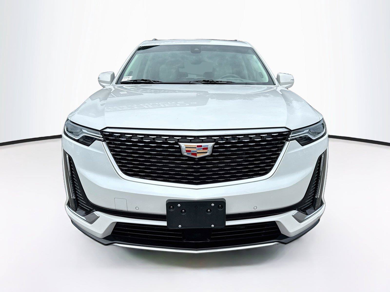Used 2023 Cadillac XT6 Premium Luxury w/ Technology Package AWD/4WD image 8