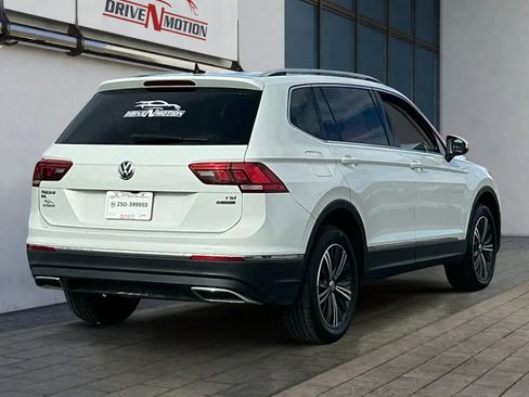 Used 2018 Volkswagen Tiguan SEL w/ 3rd Row Seat Package image 3