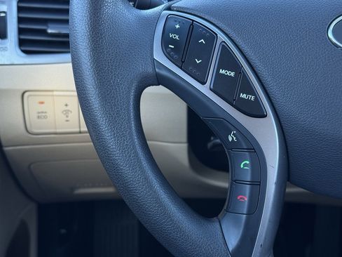 Used 2013 Hyundai Elantra GLS w/ Preferred Pkg image 24