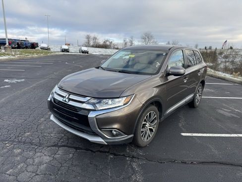 Used 2017 Mitsubishi Outlander SE image 7