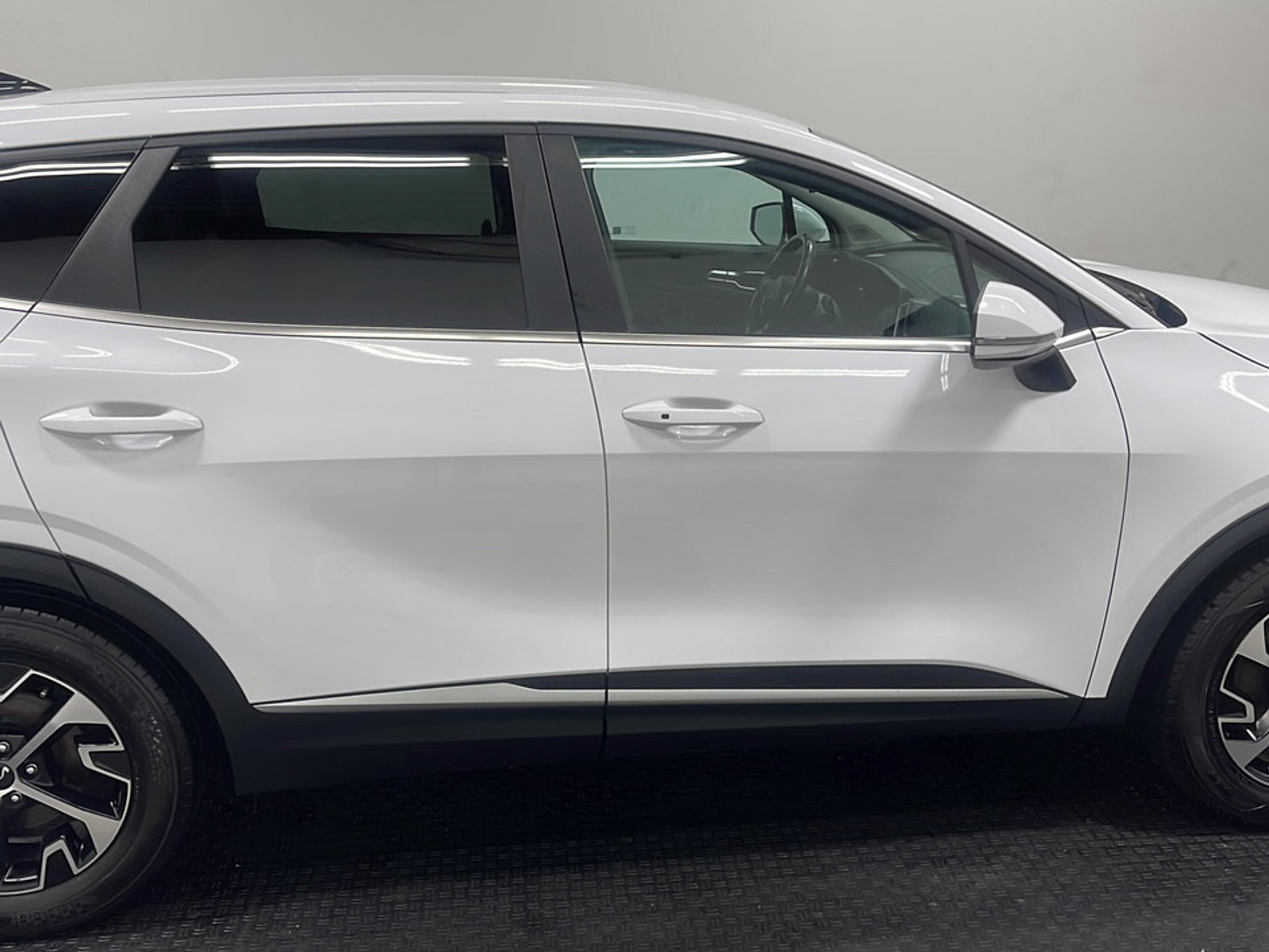 Used 2023 Kia Sportage EX FWD image 22