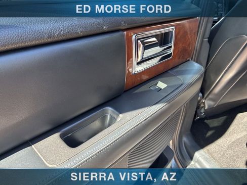 Used 2015 Lincoln Navigator 2WD image 21