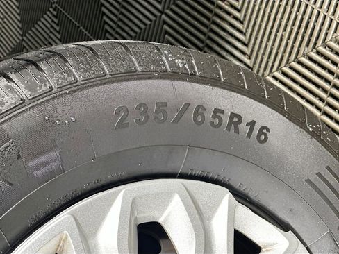 Used 2023 Ford Transit 350 XLT image 32