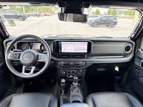 Used 2024 Jeep Wrangler Unlimited Sahara w/ Technology Group AWD/4WD image 12