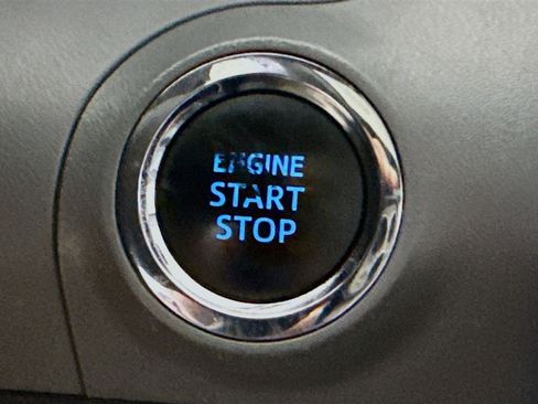 Used 2019 Toyota Avalon XLE w/ Moonroof Package image 21