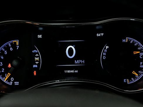 Used 2018 Jeep Grand Cherokee Limited AWD/4WD image 17