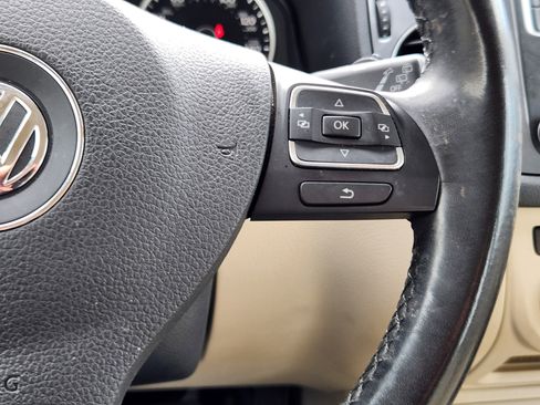 Used 2016 Volkswagen Tiguan S image 24