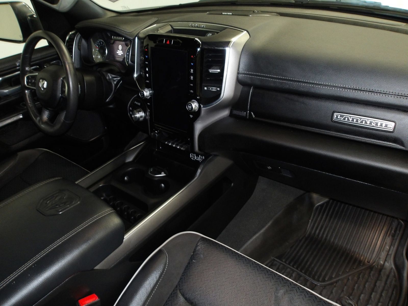 Used 2024 RAM 1500 Laramie AWD/4WD image 16