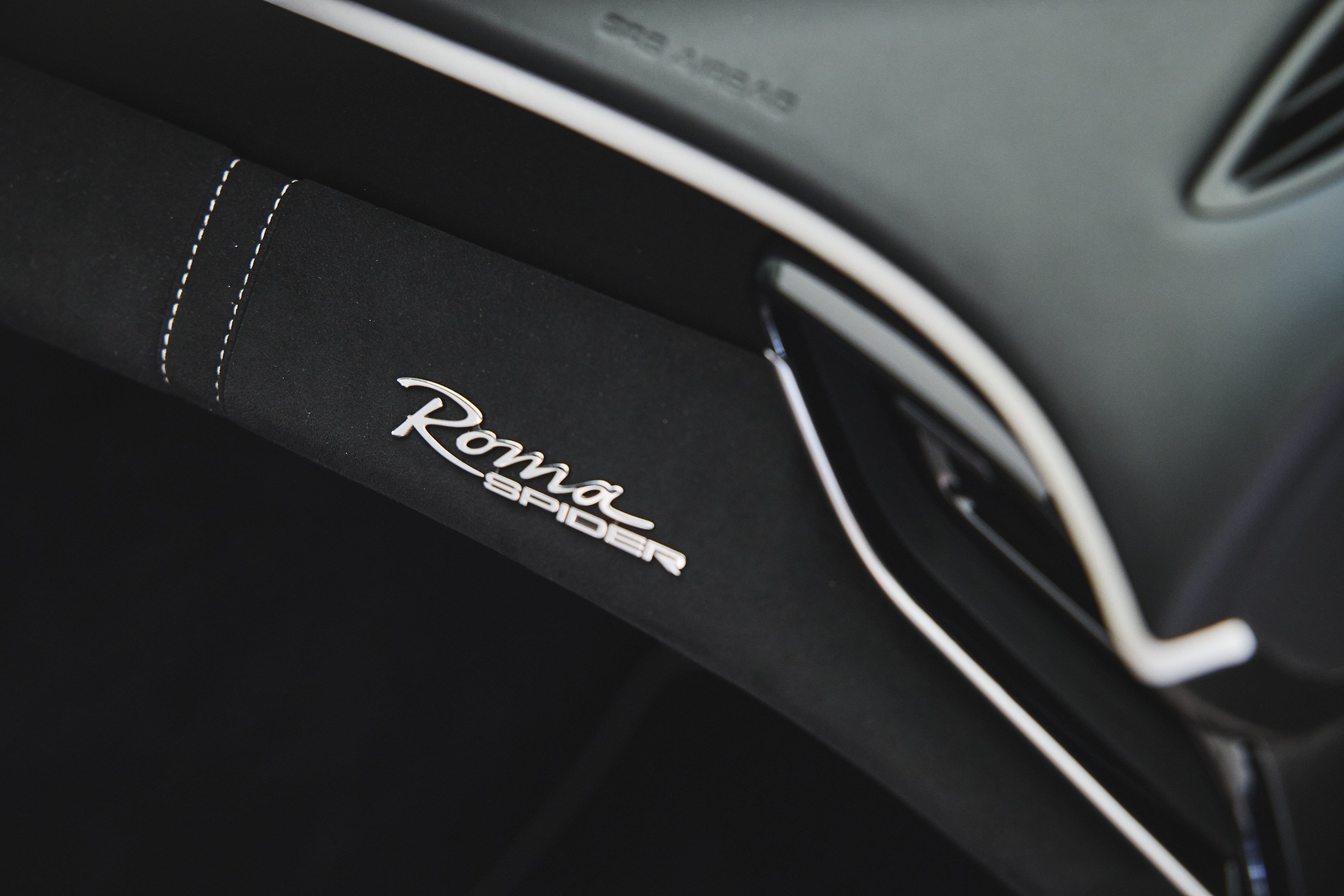 Used 2024 Ferrari Roma Spider RWD image 39