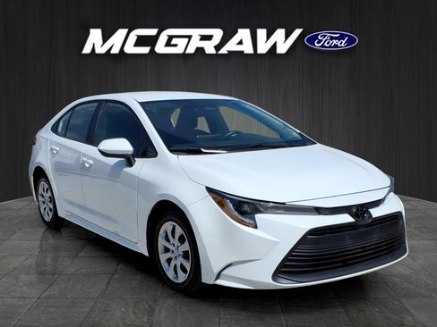 Used 2025 Toyota Corolla LE FWD image 5