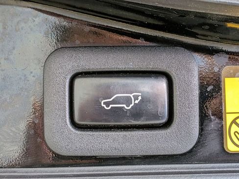 Used 2015 Lexus LX 570 4WD image 36